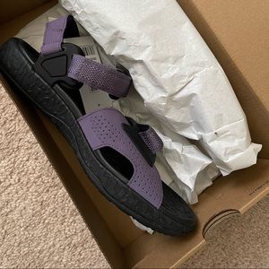 Nike Air Deschutz sandals
